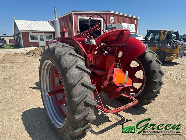 Image of Farmall 300 equipment image 3
