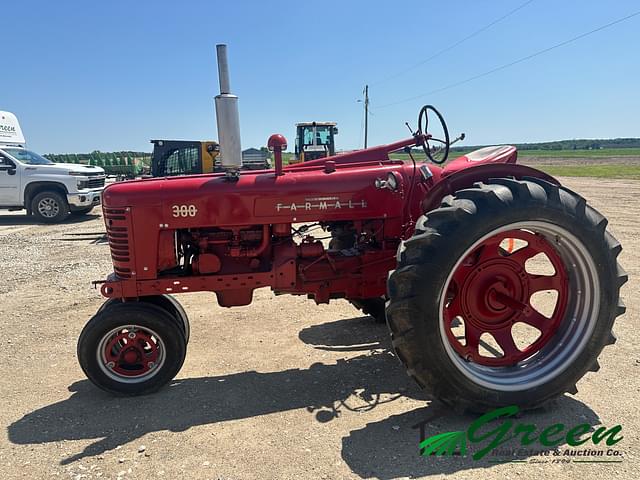 Image of Farmall 300 equipment image 2