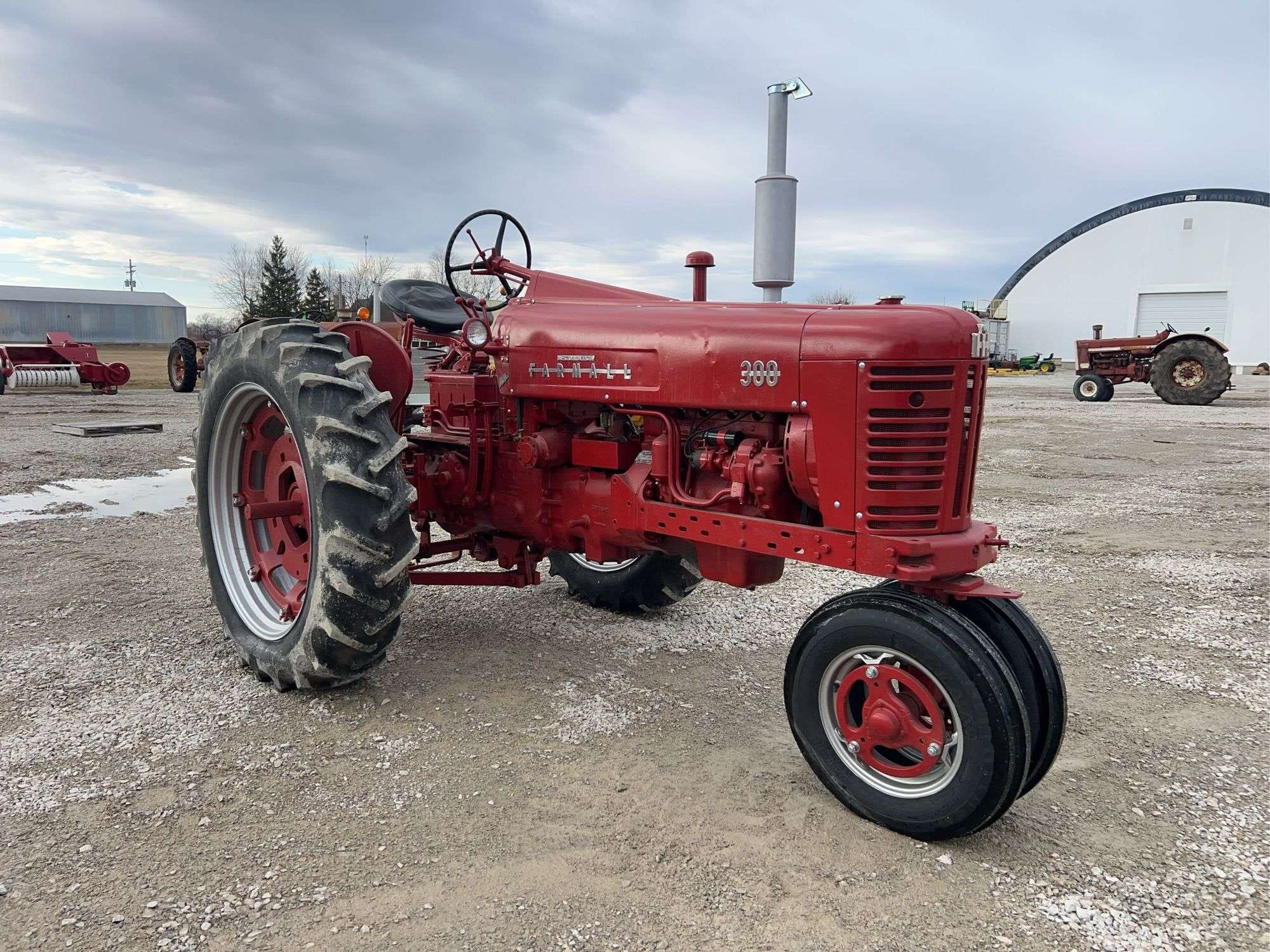 Farmall 300 Equipment Image0
