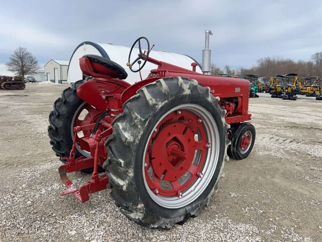 Image of Farmall 300 equipment image 2
