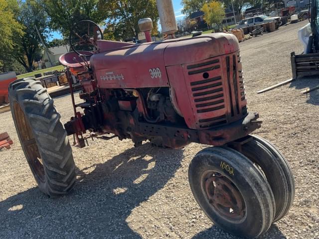 Image of Farmall 300 equipment image 1