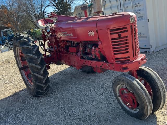 Image of Farmall 300 equipment image 1