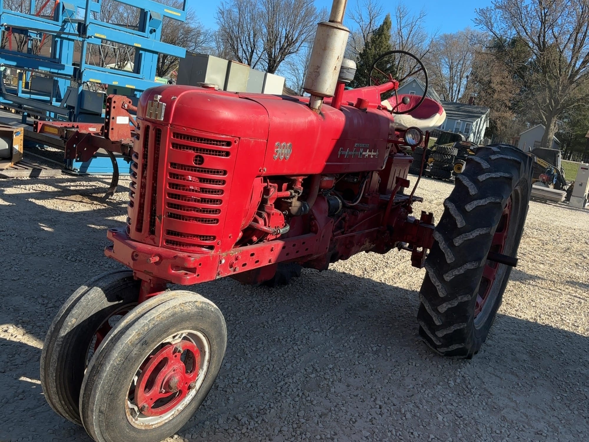 Farmall 300 Equipment Image0