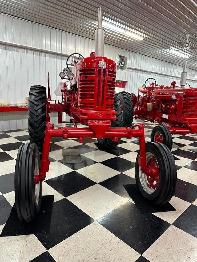 Image of Farmall 300 equipment image 1