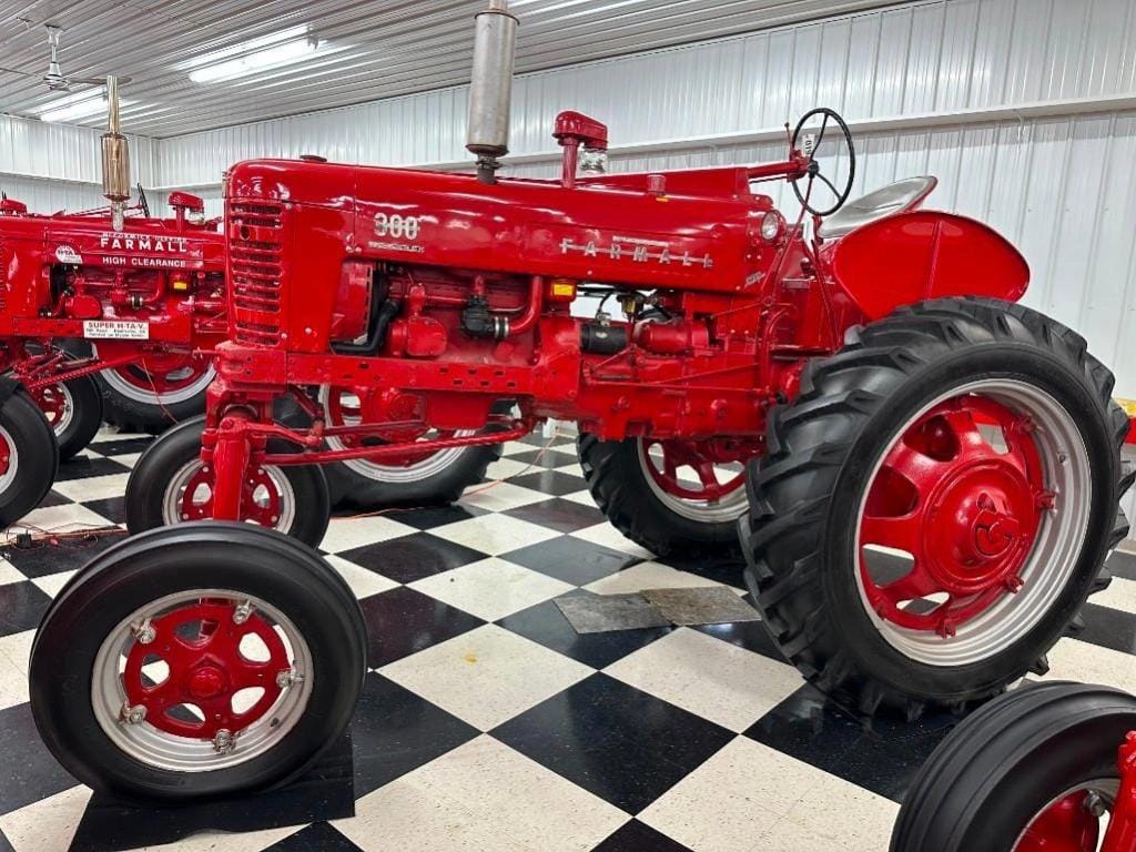 Main image Farmall 300