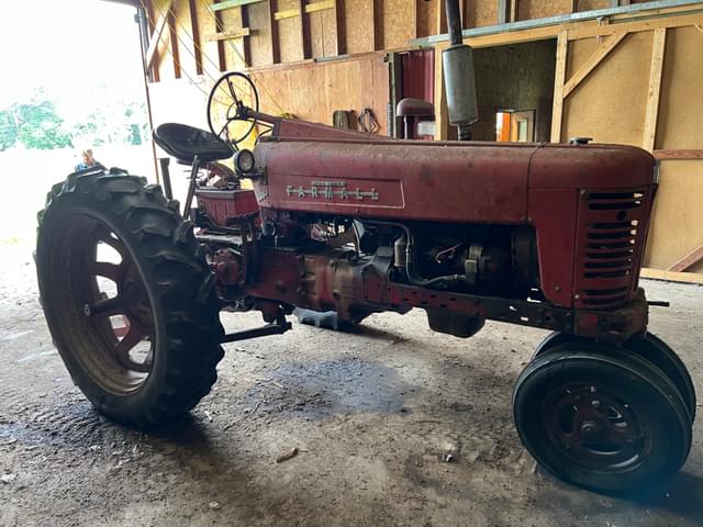 Image of Farmall 300 equipment image 2