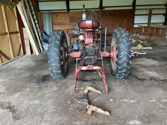 Image of Farmall 300 equipment image 4