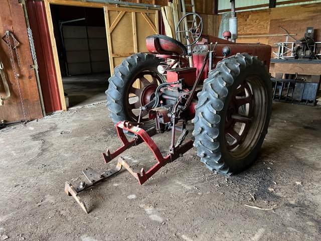 Image of Farmall 300 equipment image 3