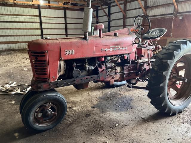Image of Farmall 300 equipment image 1