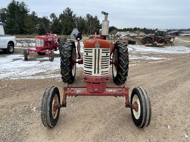 Image of Farmall 300 equipment image 1