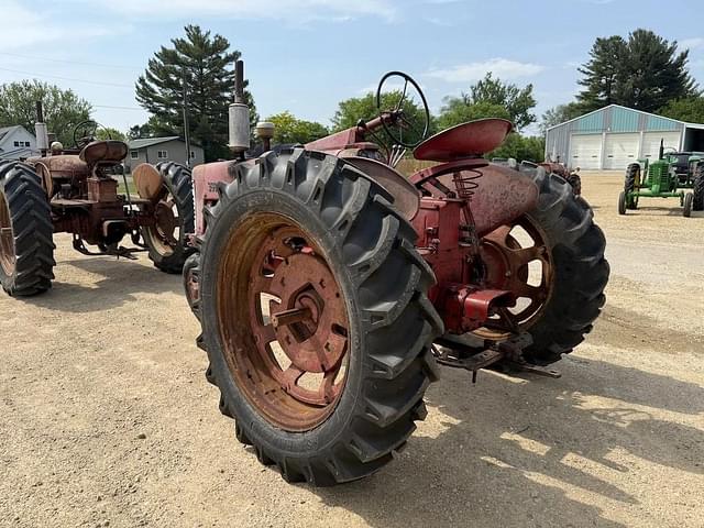 Image of Farmall 300 equipment image 4