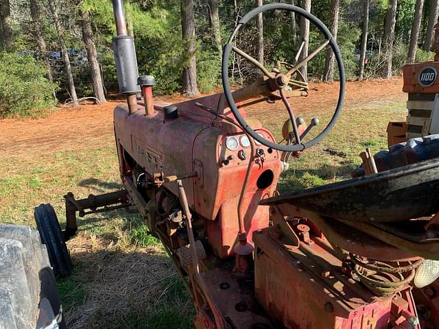 Image of Farmall 300 equipment image 4