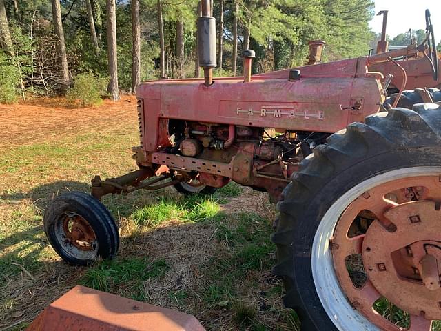 Image of Farmall 300 equipment image 3