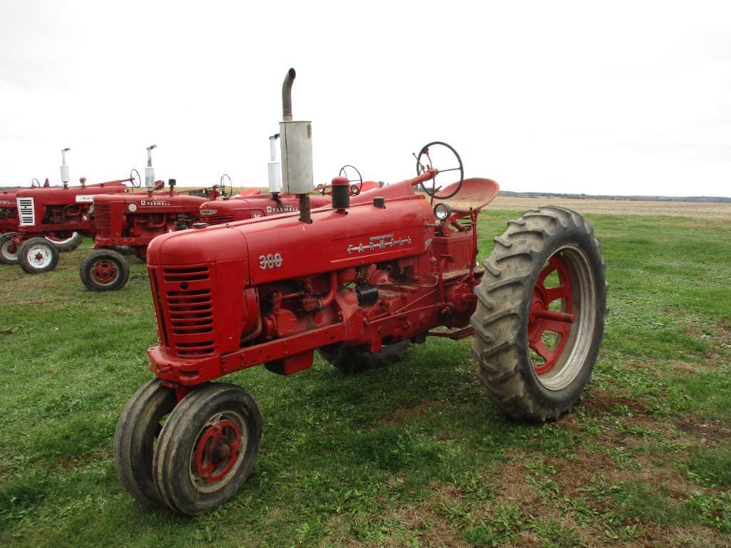 Main image Farmall 300