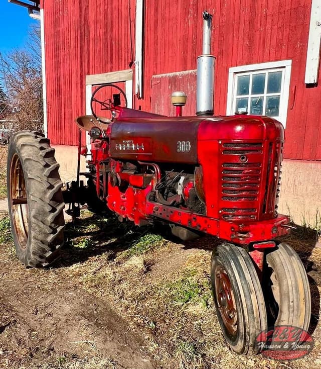 Image of Farmall 300 equipment image 3