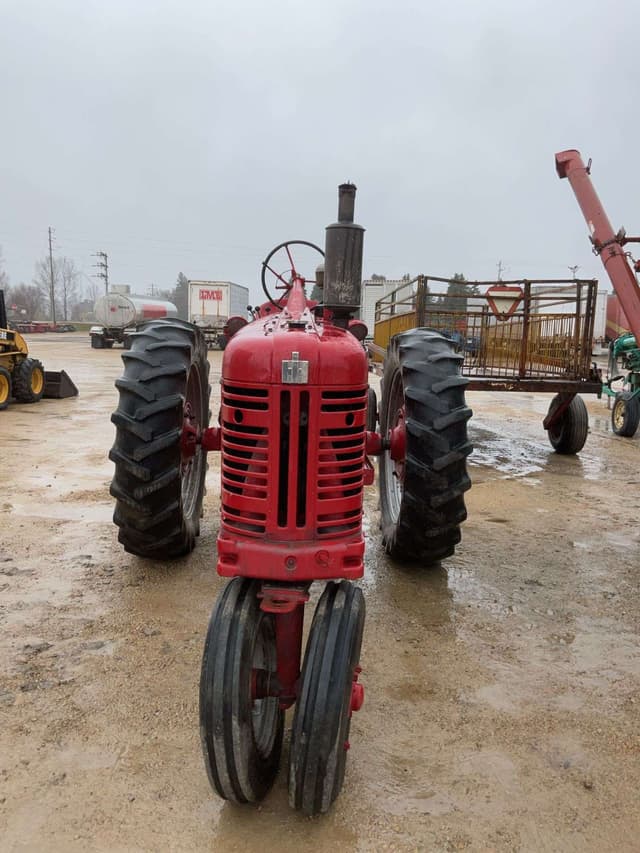 Image of Farmall 300 equipment image 1