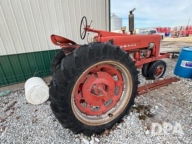 Image of Farmall 300 equipment image 4