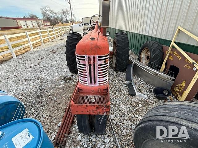 Image of Farmall 300 equipment image 1