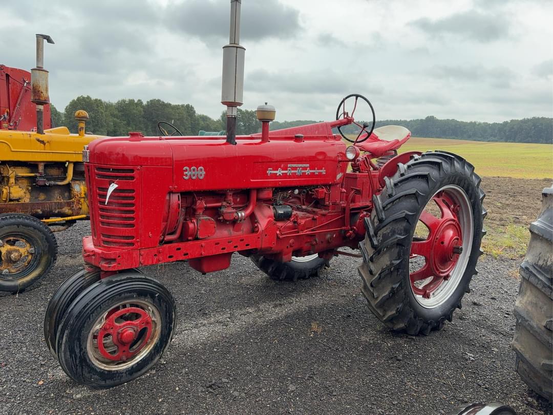 Image of Farmall 300 Primary image