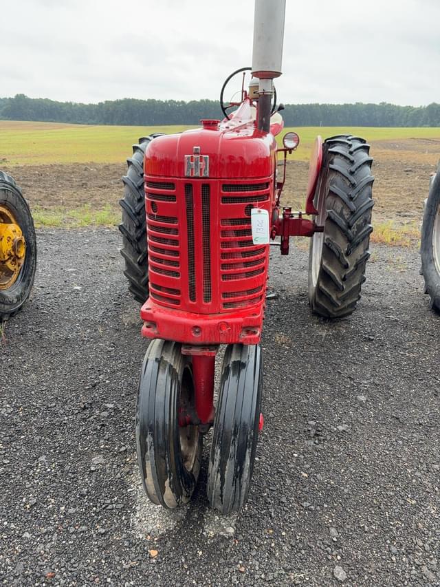 Image of Farmall 300 equipment image 1