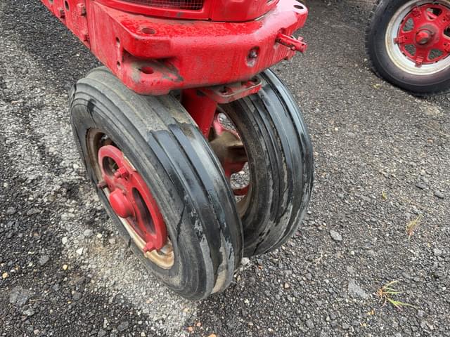 Image of Farmall 300 equipment image 3
