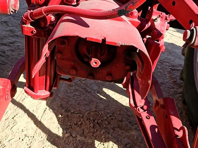 Image of Farmall 300 equipment image 3