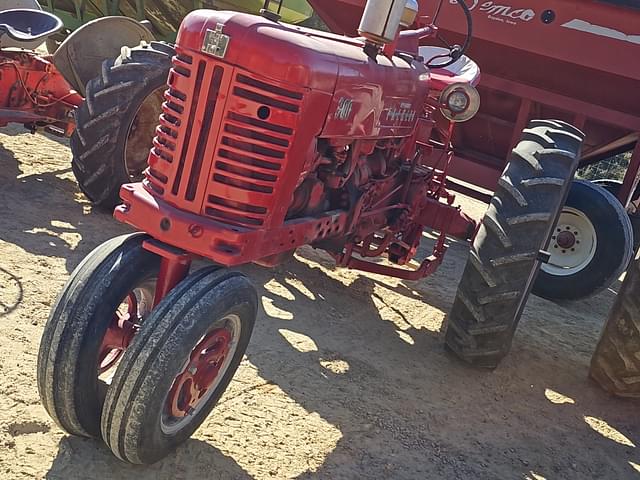 Image of Farmall 300 equipment image 1