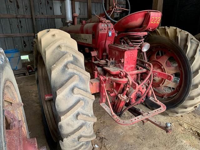 Image of Farmall 300 equipment image 2