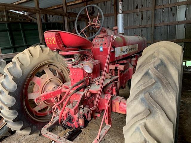 Image of Farmall 300 equipment image 3