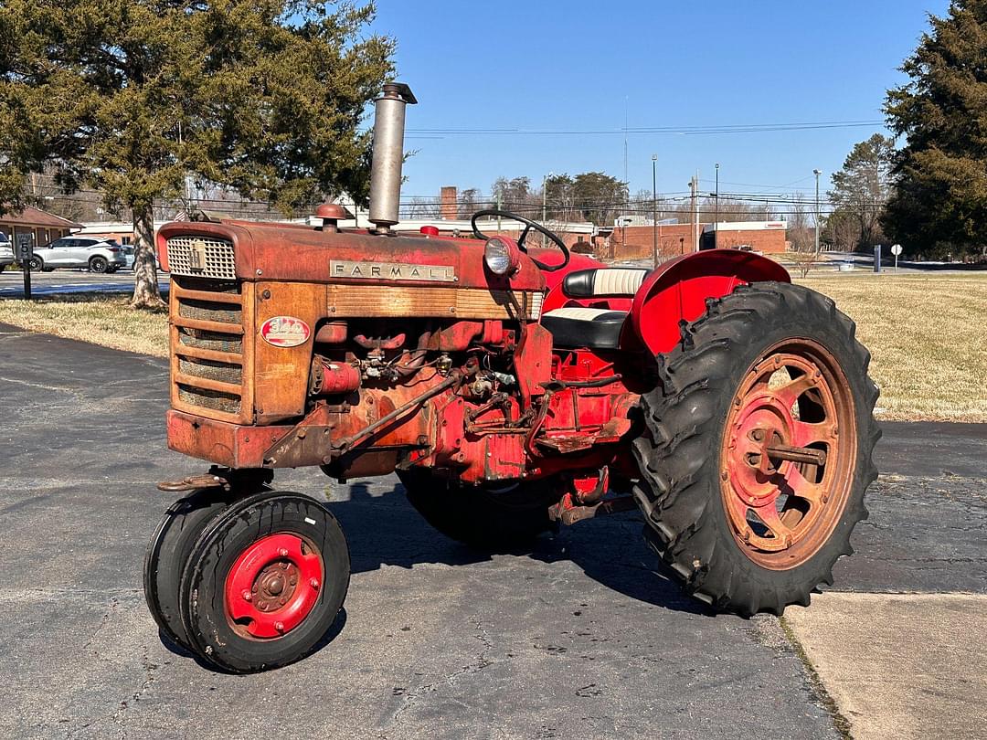 Image of Farmall 340 Primary image