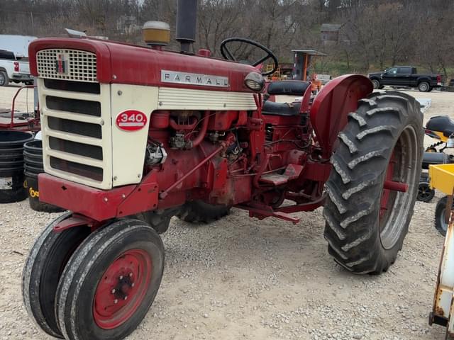 Image of Farmall 340 equipment image 1