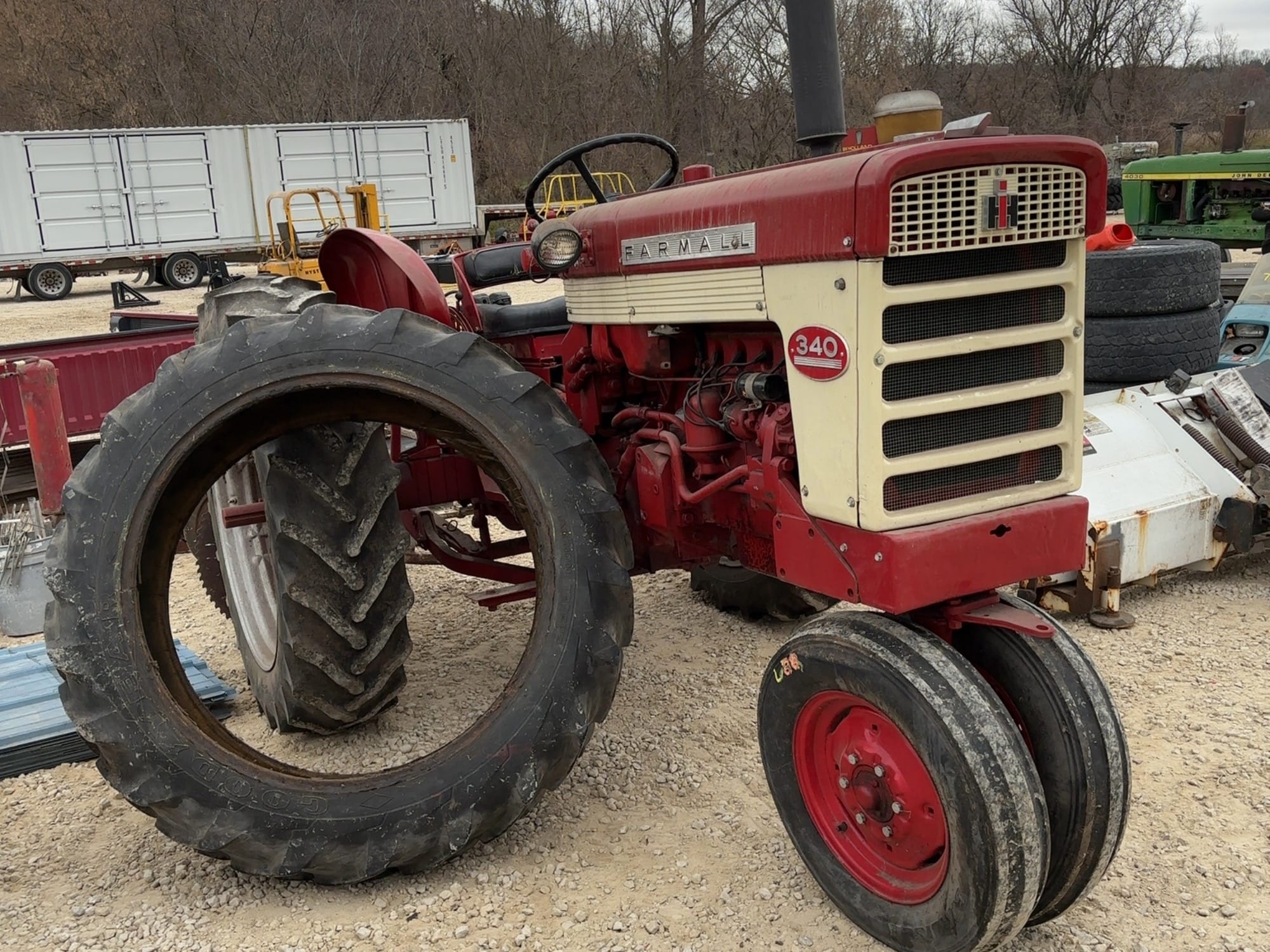 Farmall 340 Equipment Image0