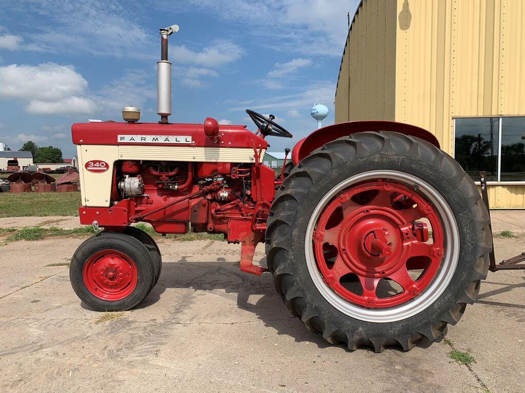 Main image International Harvester 340