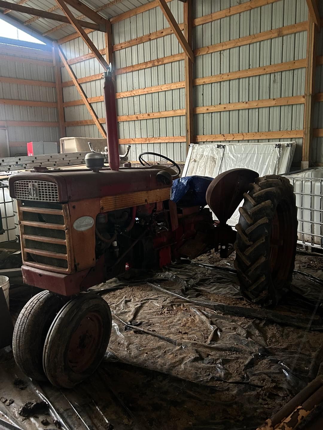 Image of Farmall 340 Image 1