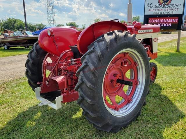 Image of Farmall 340 equipment image 4