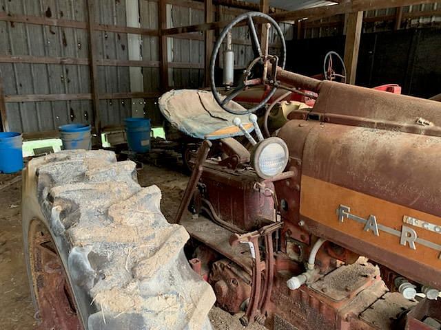 Image of Farmall 350 equipment image 3