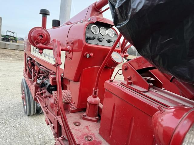 Image of Farmall 350 equipment image 3