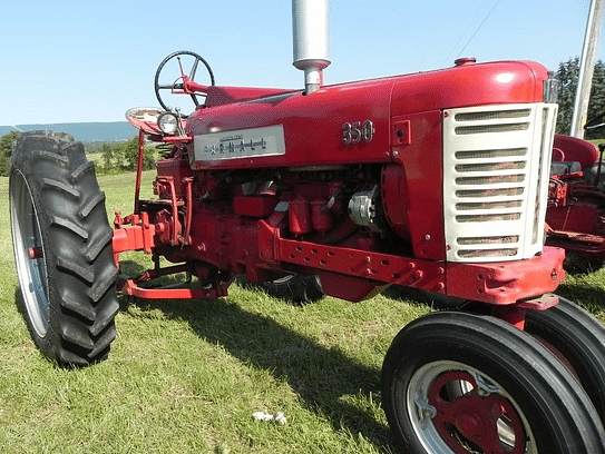 Image of Farmall 350 Primary image