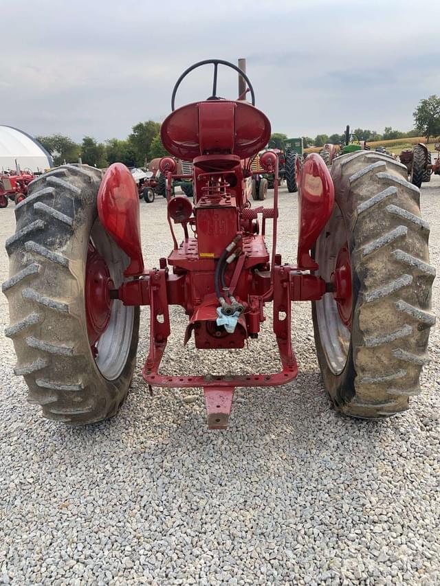 Image of Farmall 350 equipment image 4
