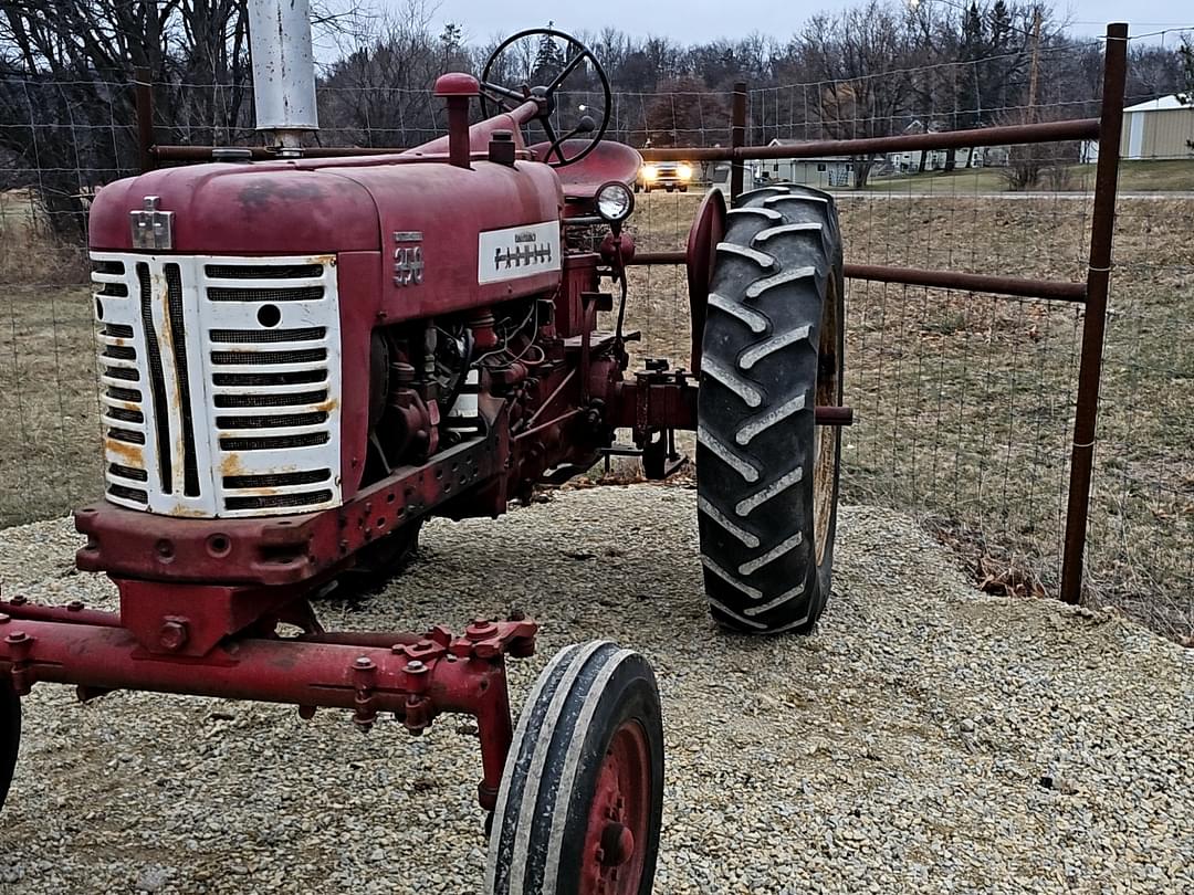 Image of Farmall 350 Image 1