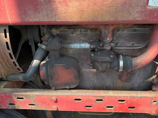 Image of Farmall 350 equipment image 2