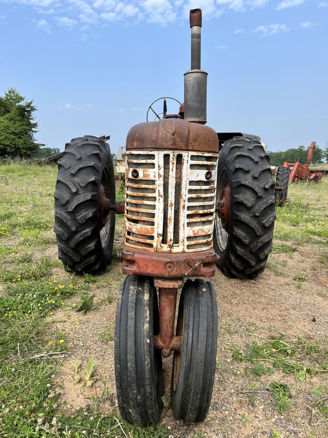 Image of Farmall 350 equipment image 1