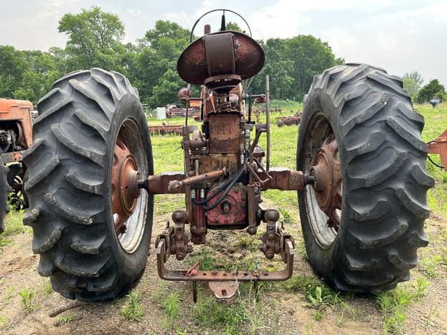 Image of Farmall 350 equipment image 4