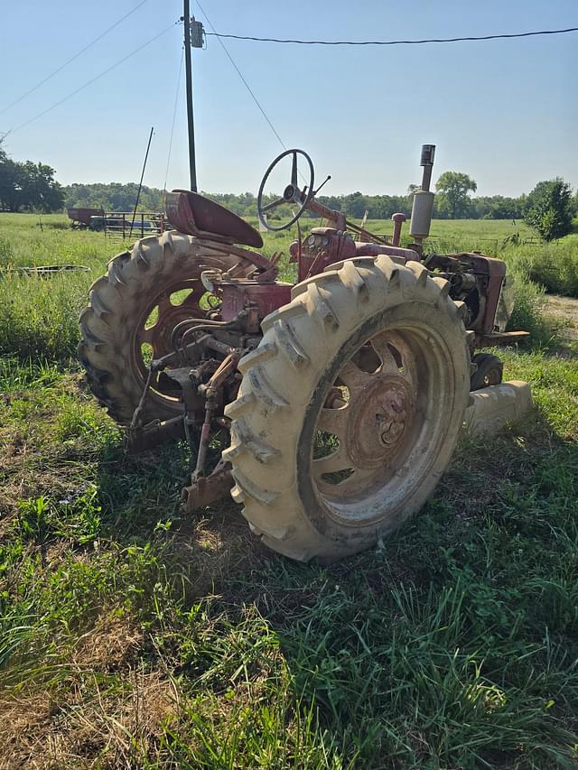 Image of Farmall 350 equipment image 4