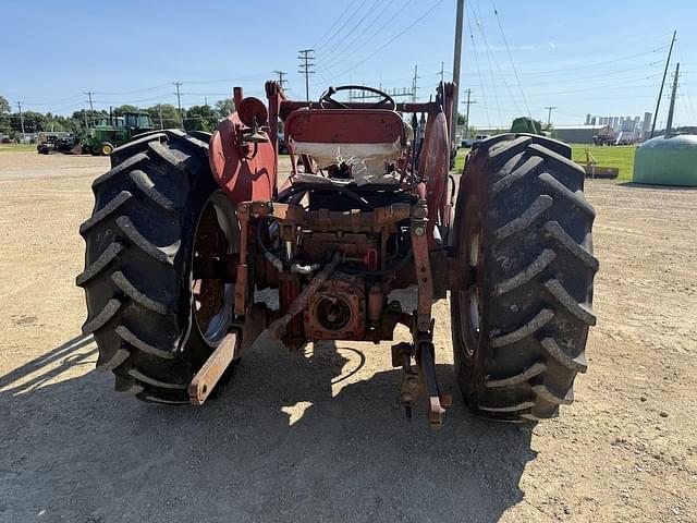 Image of Farmall 350 equipment image 4