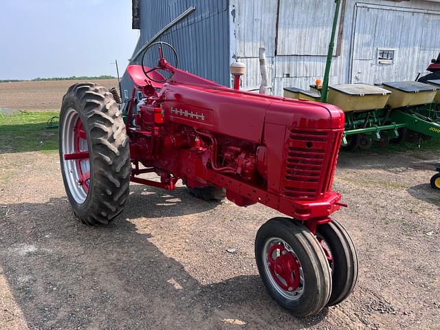 Image of Farmall 350 equipment image 2