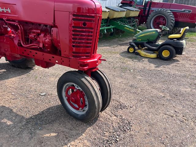 Image of Farmall 350 equipment image 3