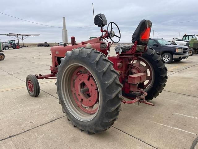 Image of Farmall 350 equipment image 3