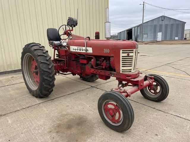 Image of Farmall 350 equipment image 1