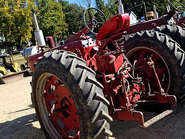 Image of Farmall 350 equipment image 2